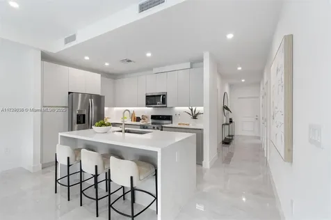 1571 NW 94th Way Coral Springs FL 33071