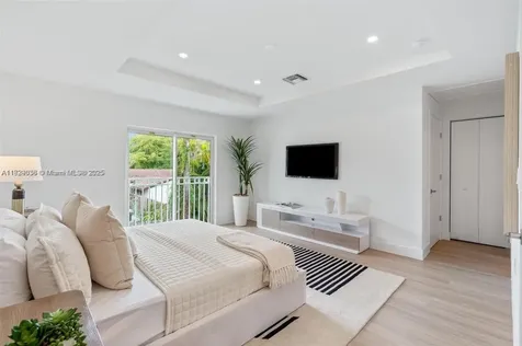 1571 NW 94th Way Coral Springs FL 33071