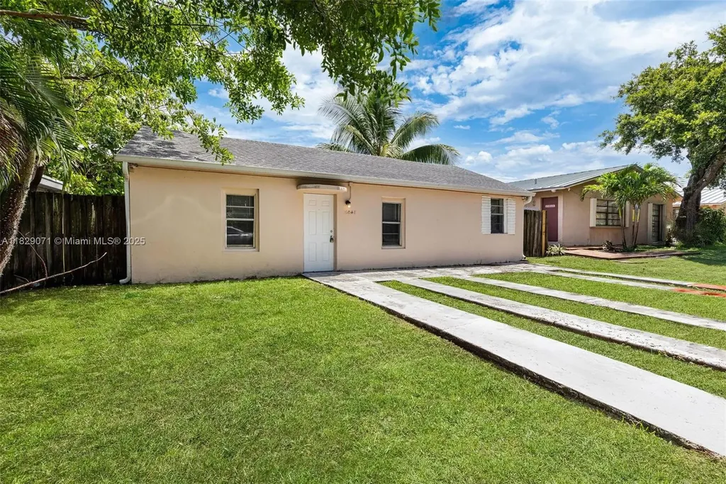 6048 Buchanan Street Hollywood FL 33024