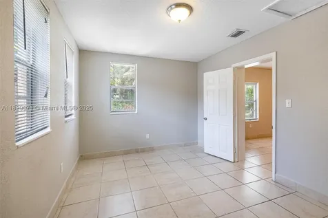 6048 Buchanan Street Hollywood FL 33024