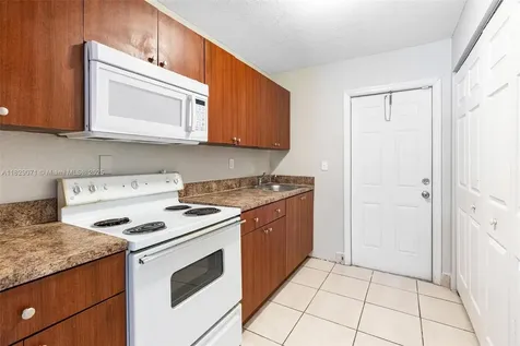 6048 Buchanan Street Hollywood FL 33024
