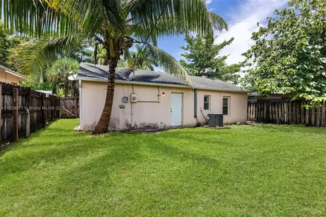 6048 Buchanan Street Hollywood FL 33024