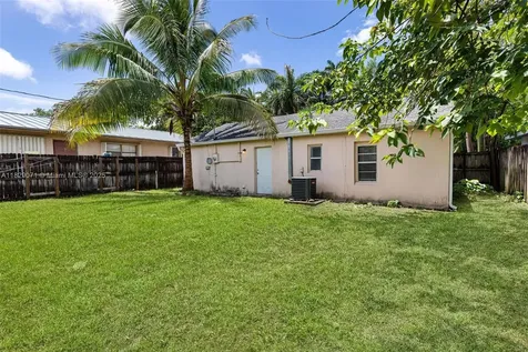 6048 Buchanan Street Hollywood FL 33024