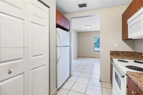 6048 Buchanan Street Hollywood FL 33024