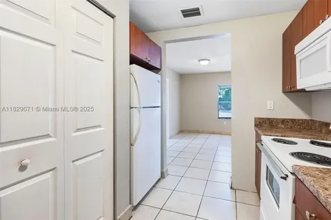 6048 Buchanan Street Hollywood FL 33024
