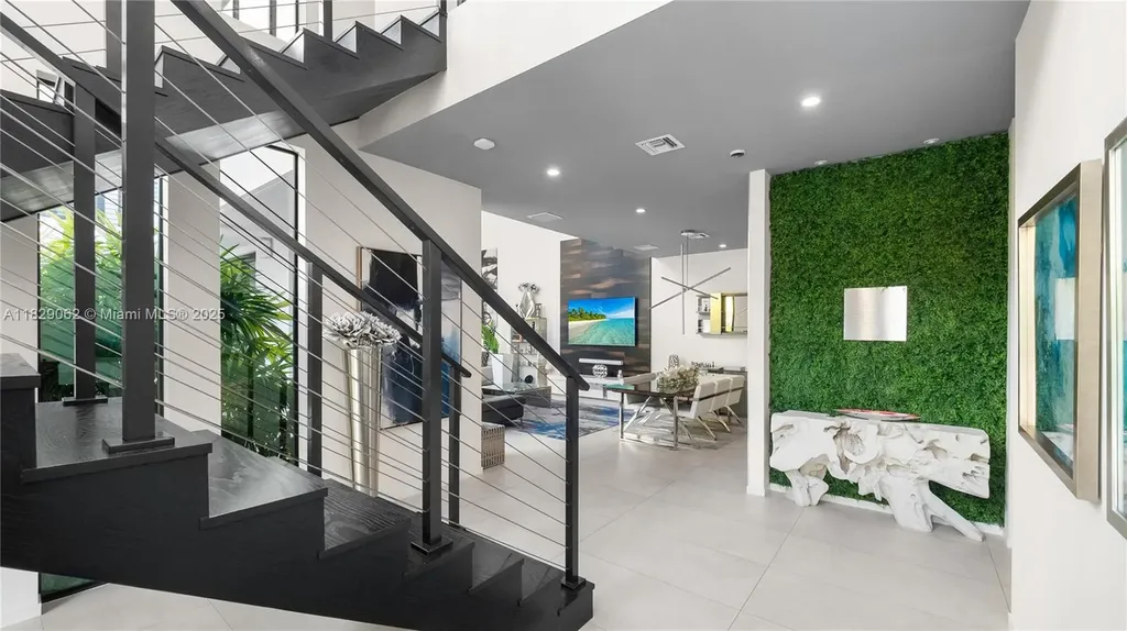 1600 NE 6 Street Fort Lauderdale FL 33304