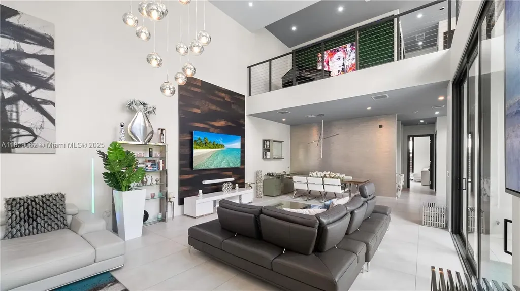 1600 NE 6 Street Fort Lauderdale FL 33304