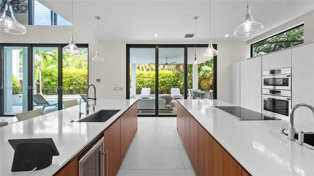 1600 NE 6 Street Fort Lauderdale FL 33304