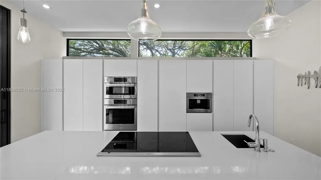 1600 NE 6 Street Fort Lauderdale FL 33304