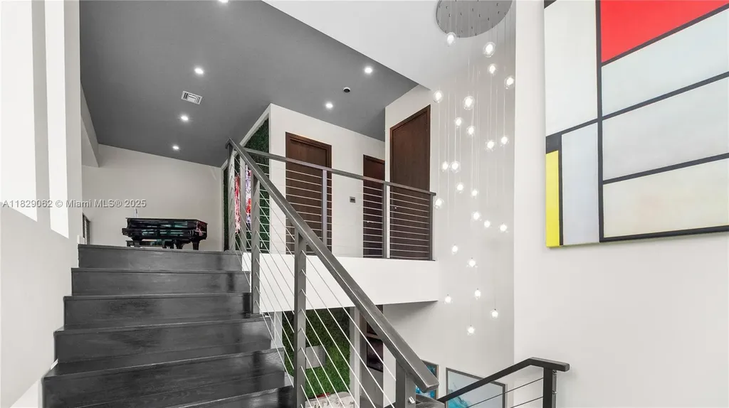 1600 NE 6 Street Fort Lauderdale FL 33304