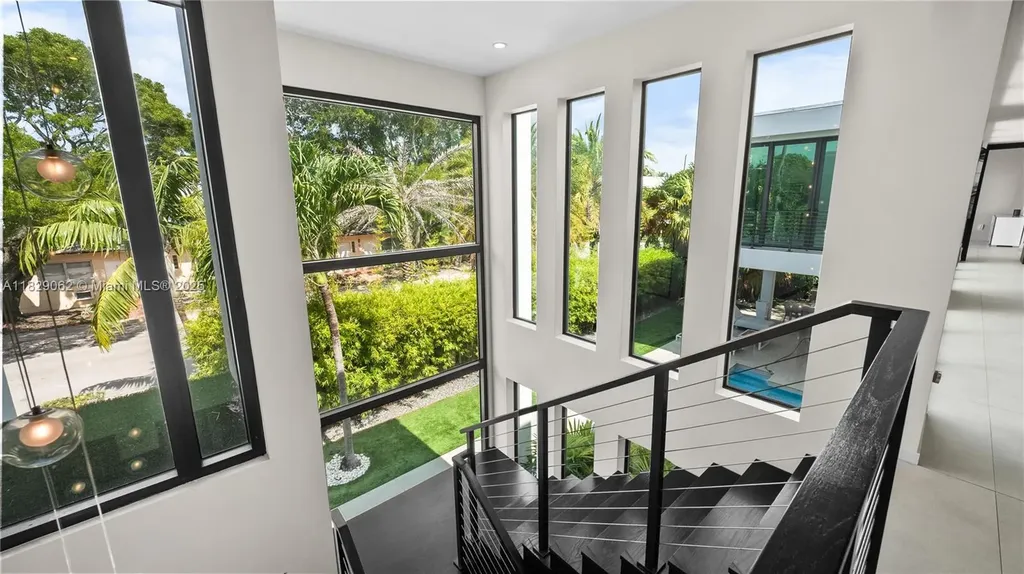 1600 NE 6 Street Fort Lauderdale FL 33304