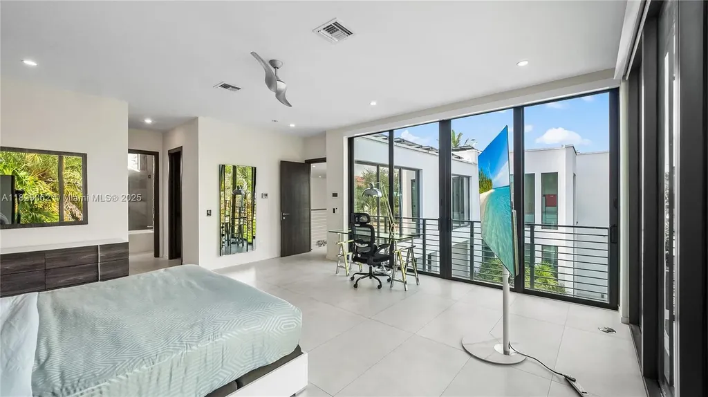 1600 NE 6 Street Fort Lauderdale FL 33304