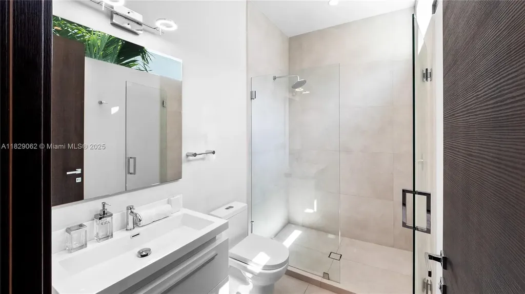 1600 NE 6 Street Fort Lauderdale FL 33304