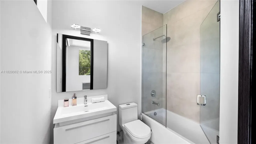 1600 NE 6 Street Fort Lauderdale FL 33304