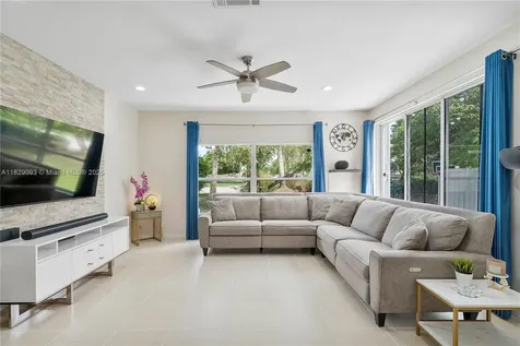 831 SW 178th Way Pembroke Pines FL 33029