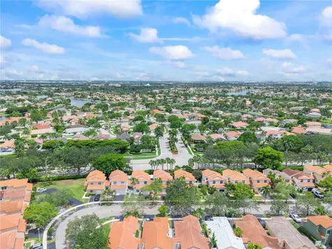 831 SW 178th Way Pembroke Pines FL 33029