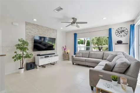 831 SW 178th Way Pembroke Pines FL 33029