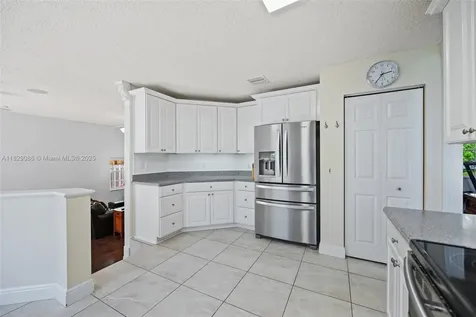 960 NW 185th Avenue Pembroke Pines FL 33029