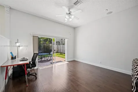 960 NW 185th Avenue Pembroke Pines FL 33029