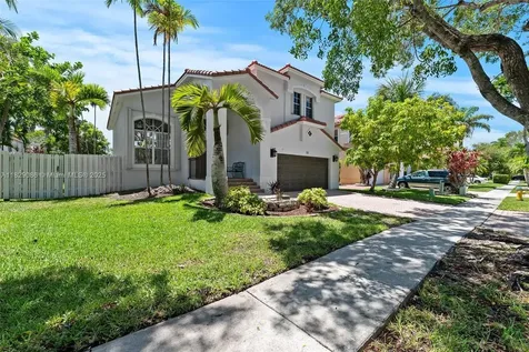 960 NW 185th Avenue Pembroke Pines FL 33029