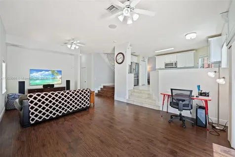 960 NW 185th Avenue Pembroke Pines FL 33029