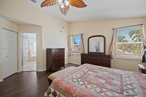 960 NW 185th Avenue Pembroke Pines FL 33029