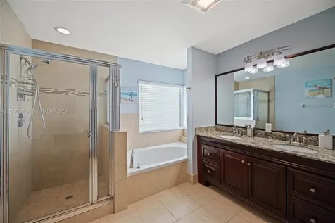 960 NW 185th Avenue Pembroke Pines FL 33029