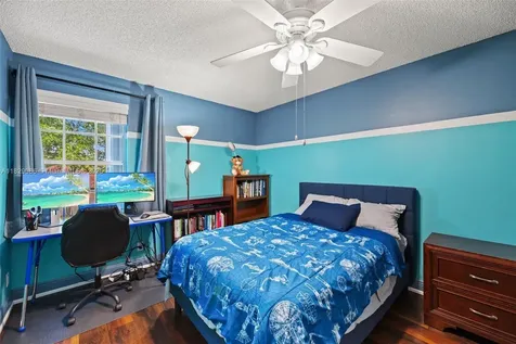 960 NW 185th Avenue Pembroke Pines FL 33029