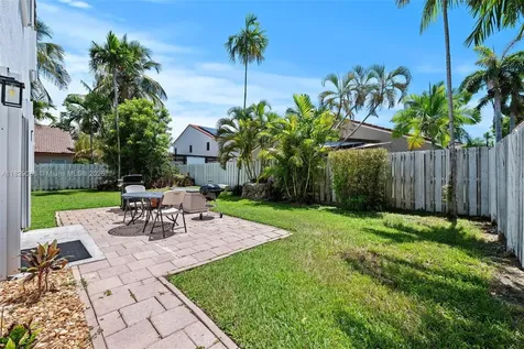 960 NW 185th Avenue Pembroke Pines FL 33029