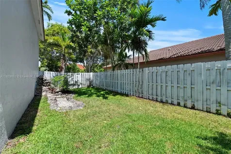 960 NW 185th Avenue Pembroke Pines FL 33029