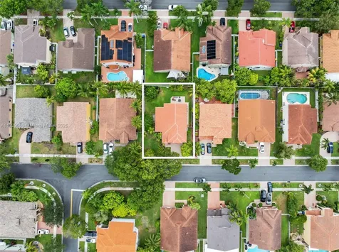 960 NW 185th Avenue Pembroke Pines FL 33029