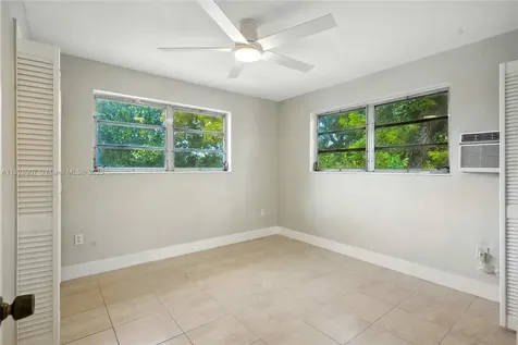 2085 NE 169th Street North Miami Beach FL 33162