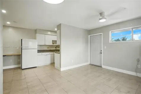 2085 NE 169th Street North Miami Beach FL 33162