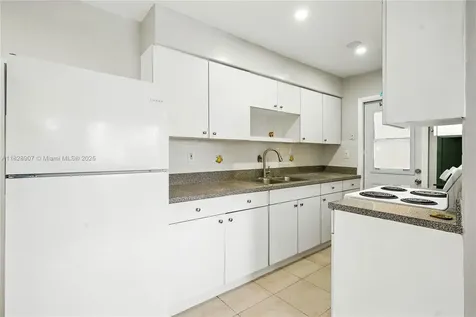 2085 NE 169th Street North Miami Beach FL 33162