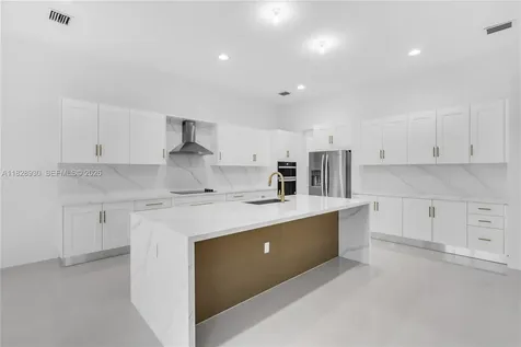 2210 SW 122nd Terrace Davie FL 33325