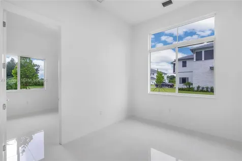 2210 SW 122nd Terrace Davie FL 33325
