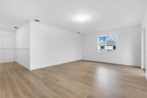 2210 SW 122nd Terrace Davie FL 33325
