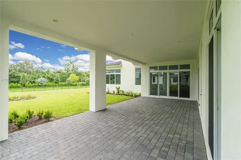 2210 SW 122nd Terrace Davie FL 33325