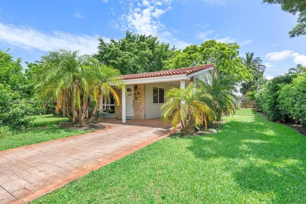 220 NW 35th Court Oakland Park FL 33309