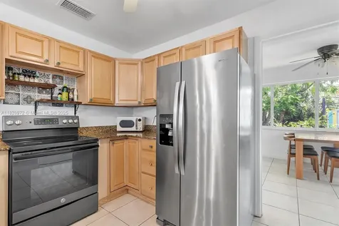 220 NW 35th Court Oakland Park FL 33309