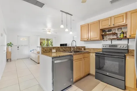 220 NW 35th Court Oakland Park FL 33309
