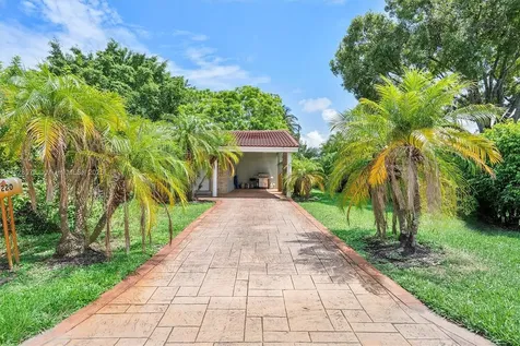 220 NW 35th Court Oakland Park FL 33309