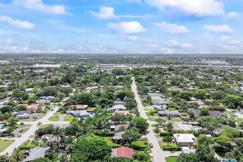 220 NW 35th Court Oakland Park FL 33309