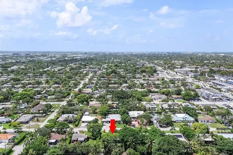 220 NW 35th Court Oakland Park FL 33309