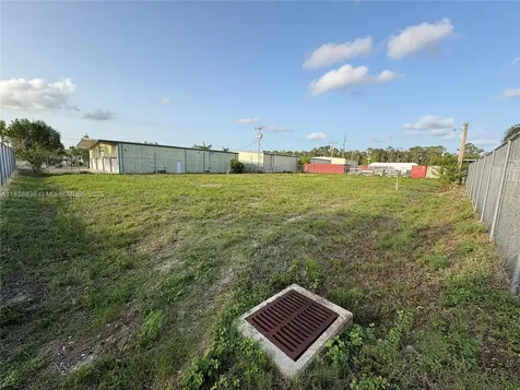 2513 NE 9th Avenue Cape Coral FL 33909