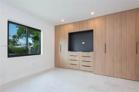 2181 SW 20th Street Miami FL 33145