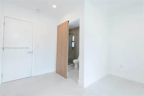 2181 SW 20th Street Miami FL 33145