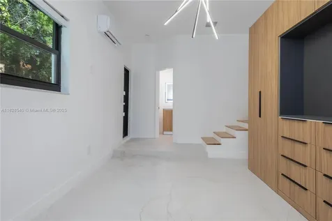 2181 SW 20th Street Miami FL 33145