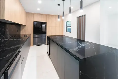 2181 SW 20th Street Miami FL 33145