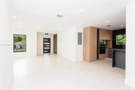 2181 SW 20th Street Miami FL 33145